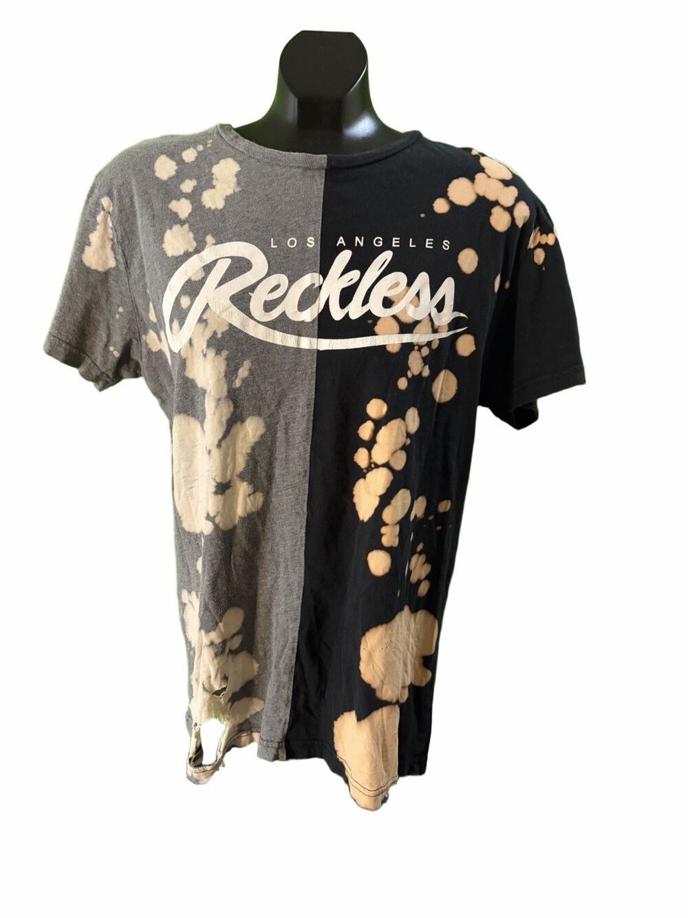 Young & Reckless Split Bleach Distressed Tee Men’s M Streetwear